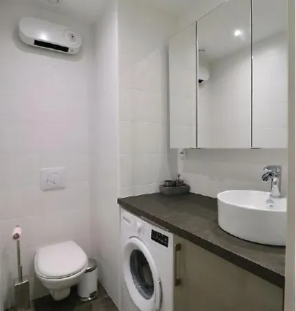 3 Pieces 55m2 - 30 M De La Apartman Nizza