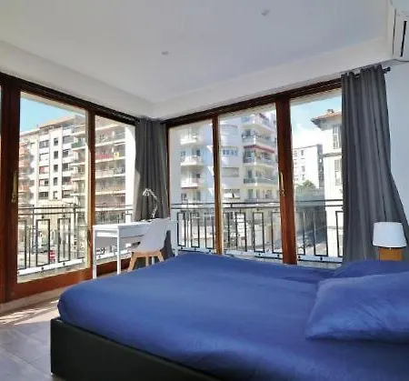 3 Pieces 55m2 - 30 M De La Apartman